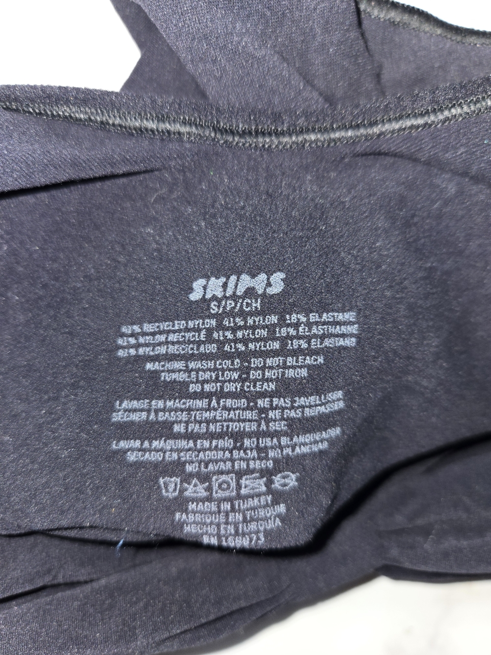 SKIMS Black Seamless Shaping Bodysuit - Picture 3 of 10